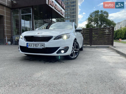 Белый Пежо 308, объемом двигателя 1.56 л и пробегом 224 тыс. км за 9500 $, фото 1 на Automoto.ua