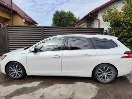 Белый Пежо 308, объемом двигателя 1.6 л и пробегом 227 тыс. км за 9700 $, фото 1 на Automoto.ua