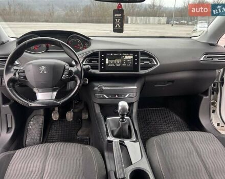 Белый Пежо 308, объемом двигателя 1.56 л и пробегом 268 тыс. км за 8500 $, фото 1 на Automoto.ua