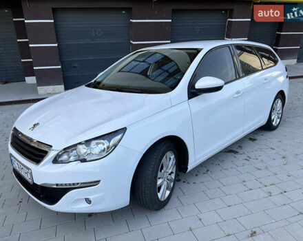 Белый Пежо 308, объемом двигателя 1.56 л и пробегом 300 тыс. км за 6750 $, фото 1 на Automoto.ua