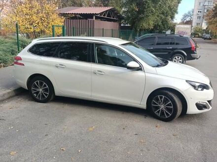 Белый Пежо 308, объемом двигателя 1.56 л и пробегом 200 тыс. км за 9500 $, фото 1 на Automoto.ua