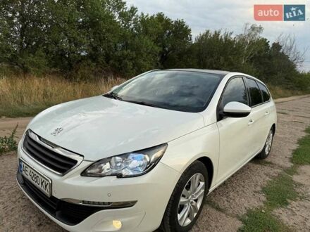 Пежо 308 2015 в Павлограде на Automoto.ua Белый Пежо 308, объемом двигателя 1.56 л и пробегом 182 тыс. км за 10500 $, фото 1 на Automoto.ua