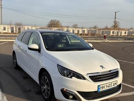 Белый Пежо 308, объемом двигателя 1.2 л и пробегом 174 тыс. км за 14000 $, фото 1 на Automoto.ua