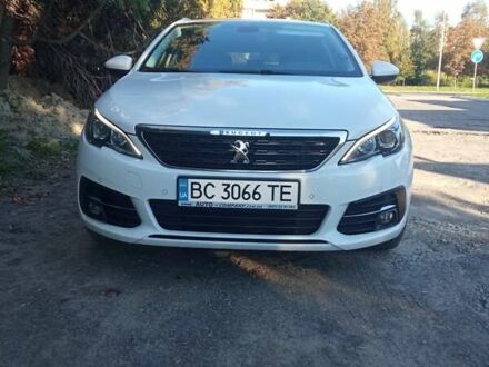 Белый Пежо 308, объемом двигателя 1.5 л и пробегом 221 тыс. км за 12600 $, фото 1 на Automoto.ua