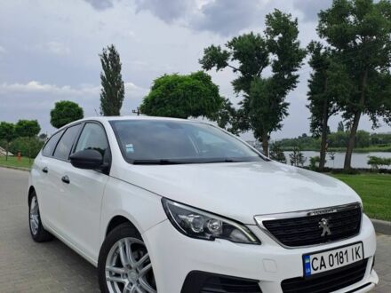 Пежо 308 2018 в Умани на Automoto.ua Белый Пежо 308, объемом двигателя 1.6 л и пробегом 203 тыс. км за 11000 $, фото 1 на Automoto.ua