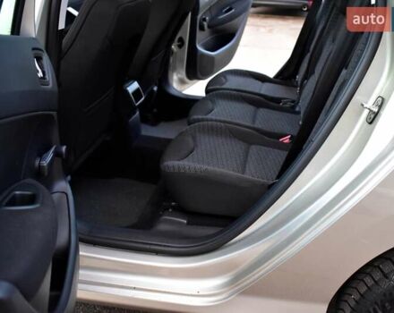 Бежевый Пежо 308, объемом двигателя 1.6 л и пробегом 176 тыс. км за 6400 $, фото 16 на Automoto.ua