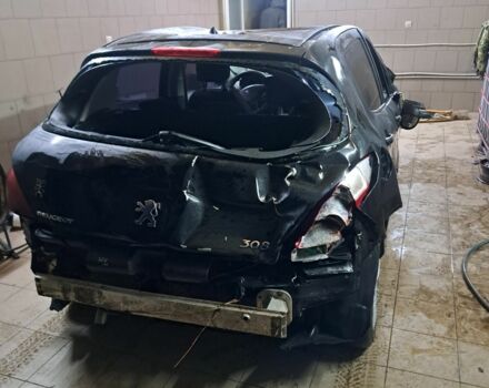 Черный Пежо 308, объемом двигателя 0 л и пробегом 230 тыс. км за 1350 $, фото 6 на Automoto.ua