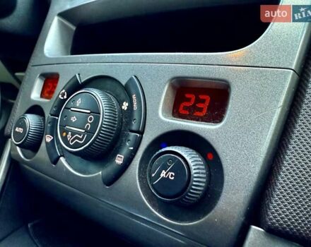 Черный Пежо 308, объемом двигателя 1.6 л и пробегом 166 тыс. км за 5400 $, фото 48 на Automoto.ua