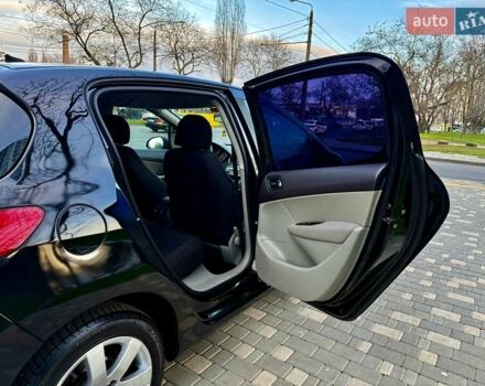 Черный Пежо 308, объемом двигателя 1.6 л и пробегом 166 тыс. км за 5400 $, фото 50 на Automoto.ua