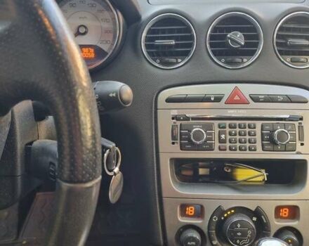 Чорний Пежо 308, об'ємом двигуна 2 л та пробігом 180 тис. км за 6500 $, фото 3 на Automoto.ua
