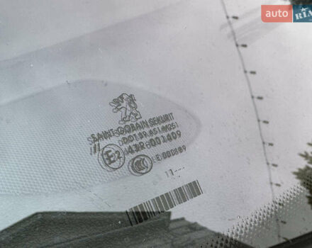 Чорний Пежо 308, об'ємом двигуна 1.6 л та пробігом 160 тис. км за 7300 $, фото 12 на Automoto.ua