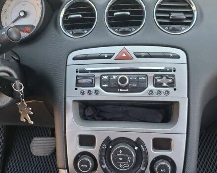 Чорний Пежо 308, об'ємом двигуна 1.6 л та пробігом 200 тис. км за 6700 $, фото 6 на Automoto.ua