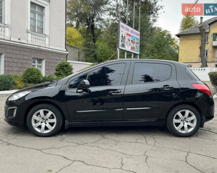Чорний Пежо 308, об'ємом двигуна 1.6 л та пробігом 160 тис. км за 7300 $, фото 3 на Automoto.ua