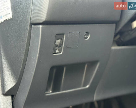 Черный Пежо 308, объемом двигателя 1.6 л и пробегом 248 тыс. км за 5350 $, фото 38 на Automoto.ua