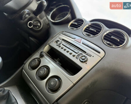 Черный Пежо 308, объемом двигателя 1.6 л и пробегом 248 тыс. км за 5350 $, фото 25 на Automoto.ua