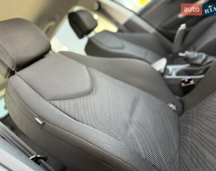 Черный Пежо 308, объемом двигателя 1.6 л и пробегом 248 тыс. км за 5350 $, фото 52 на Automoto.ua