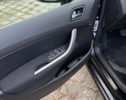 Черный Пежо 308, объемом двигателя 1.6 л и пробегом 152 тыс. км за 6200 $, фото 6 на Automoto.ua