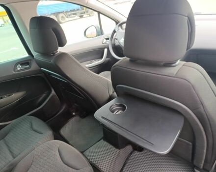 Пежо 308 2009 в Кривом Роге на Automoto.ua Черный Пежо 308, объемом двигателя 1.6 л и пробегом 278 тыс. км за 3900 $, фото 13 на Automoto.ua
