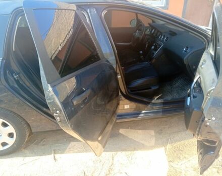 Черный Пежо 308, объемом двигателя 1.4 л и пробегом 250 тыс. км за 4500 $, фото 5 на Automoto.ua