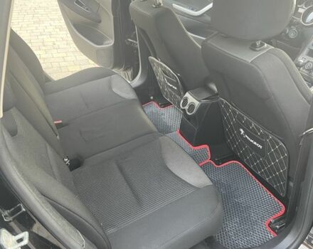 Чорний Пежо 308, об'ємом двигуна 1.6 л та пробігом 168 тис. км за 5800 $, фото 4 на Automoto.ua