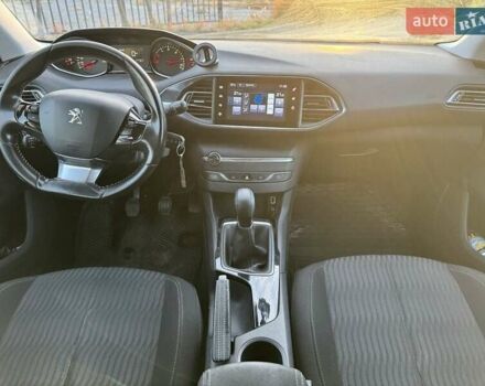 Чорний Пежо 308, об'ємом двигуна 1.56 л та пробігом 286 тис. км за 9500 $, фото 3 на Automoto.ua