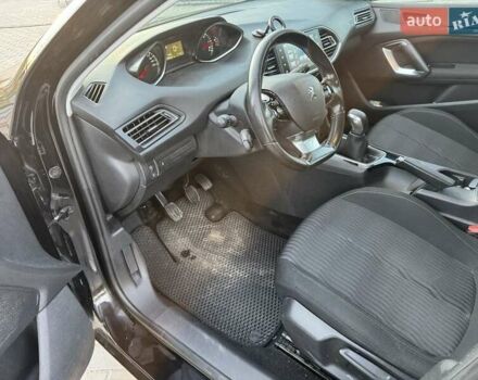 Чорний Пежо 308, об'ємом двигуна 1.56 л та пробігом 286 тис. км за 9500 $, фото 6 на Automoto.ua
