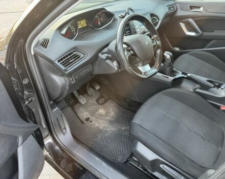 Черный Пежо 308, объемом двигателя 1.56 л и пробегом 286 тыс. км за 9500 $, фото 7 на Automoto.ua