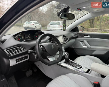 Чорний Пежо 308, об'ємом двигуна 2 л та пробігом 211 тис. км за 11900 $, фото 2 на Automoto.ua