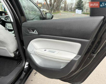 Чорний Пежо 308, об'ємом двигуна 2 л та пробігом 211 тис. км за 11900 $, фото 41 на Automoto.ua