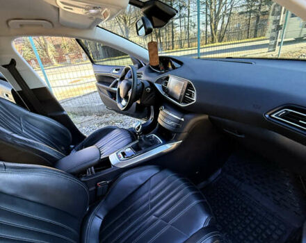 Черный Пежо 308, объемом двигателя 1.56 л и пробегом 200 тыс. км за 10999 $, фото 74 на Automoto.ua