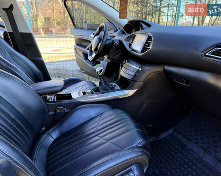 Черный Пежо 308, объемом двигателя 1.56 л и пробегом 200 тыс. км за 10999 $, фото 28 на Automoto.ua