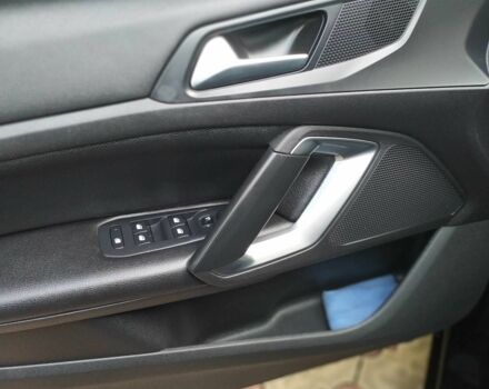 Чорний Пежо 308, об'ємом двигуна 1.6 л та пробігом 184 тис. км за 12000 $, фото 7 на Automoto.ua