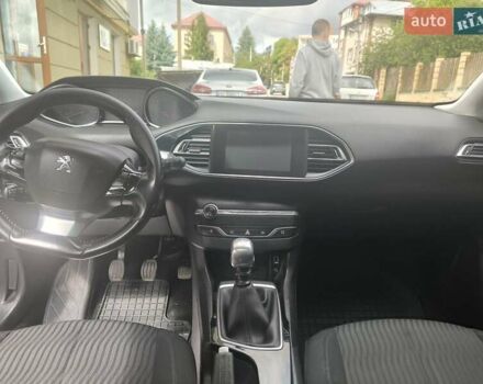 Чорний Пежо 308, об'ємом двигуна 1.6 л та пробігом 308 тис. км за 8200 $, фото 4 на Automoto.ua