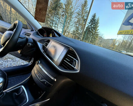 Черный Пежо 308, объемом двигателя 1.56 л и пробегом 200 тыс. км за 10999 $, фото 37 на Automoto.ua