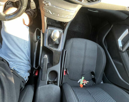 Черный Пежо 308, объемом двигателя 1.56 л и пробегом 284 тыс. км за 9300 $, фото 11 на Automoto.ua