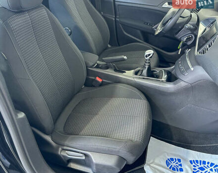 Чорний Пежо 308, об'ємом двигуна 1.5 л та пробігом 175 тис. км за 11950 $, фото 7 на Automoto.ua
