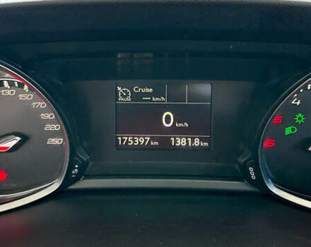 Черный Пежо 308, объемом двигателя 0 л и пробегом 175 тыс. км за 11950 $, фото 11 на Automoto.ua