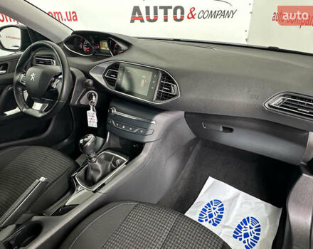 Черный Пежо 308, объемом двигателя 1.5 л и пробегом 179 тыс. км за 11450 $, фото 7 на Automoto.ua
