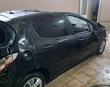 Черный Пежо 308, объемом двигателя 0 л и пробегом 230 тыс. км за 1350 $, фото 1 на Automoto.ua