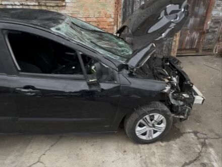 Черный Пежо 308, объемом двигателя 1.6 л и пробегом 220 тыс. км за 1200 $, фото 1 на Automoto.ua