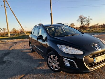 Пежо 308 2012 в Херсоне на Automoto.ua Черный Пежо 308, объемом двигателя 1.6 л и пробегом 220 тыс. км за 5700 $, фото 1 на Automoto.ua
