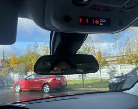 Фиолетовый Пежо 308, объемом двигателя 1.5 л и пробегом 181 тыс. км за 10000 $, фото 10 на Automoto.ua