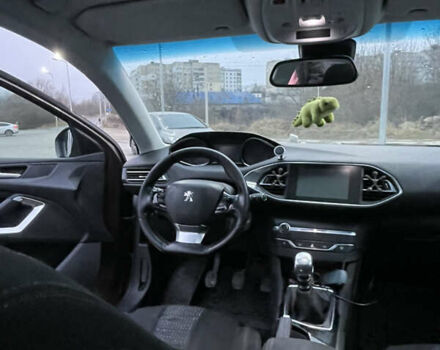 Коричневый Пежо 308, объемом двигателя 1.56 л и пробегом 309 тыс. км за 8000 $, фото 37 на Automoto.ua