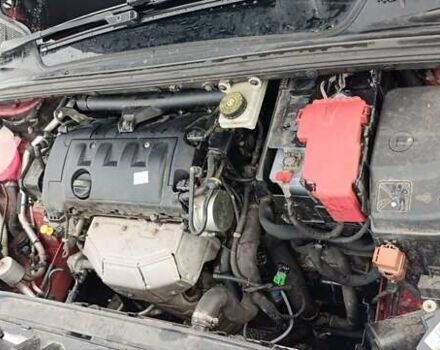 Красный Пежо 308, объемом двигателя 1.6 л и пробегом 156 тыс. км за 6000 $, фото 10 на Automoto.ua