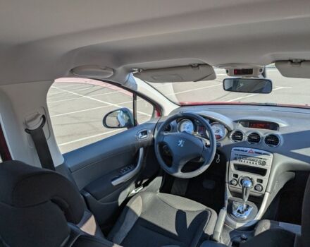 Красный Пежо 308, объемом двигателя 1.6 л и пробегом 230 тыс. км за 5000 $, фото 5 на Automoto.ua