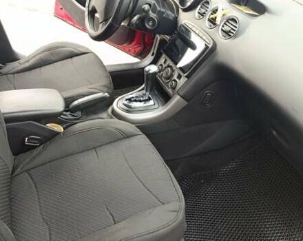 Красный Пежо 308, объемом двигателя 1.6 л и пробегом 156 тыс. км за 6000 $, фото 7 на Automoto.ua