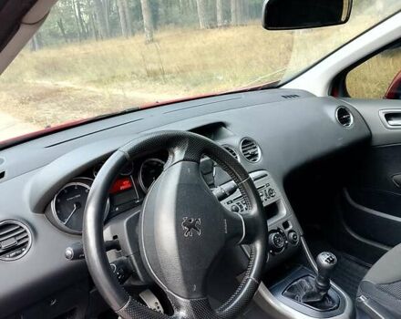 Красный Пежо 308, объемом двигателя 1.6 л и пробегом 234 тыс. км за 3300 $, фото 16 на Automoto.ua