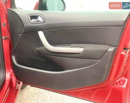 Красный Пежо 308, объемом двигателя 1.6 л и пробегом 204 тыс. км за 5440 $, фото 17 на Automoto.ua