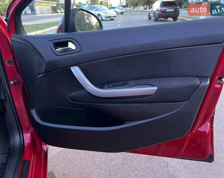 Красный Пежо 308, объемом двигателя 1.6 л и пробегом 159 тыс. км за 5500 $, фото 35 на Automoto.ua
