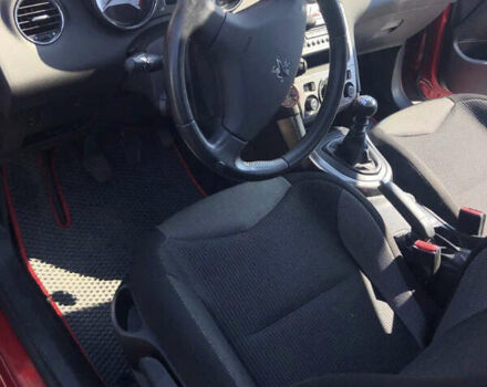 Червоний Пежо 308, об'ємом двигуна 1.56 л та пробігом 166 тис. км за 6100 $, фото 2 на Automoto.ua